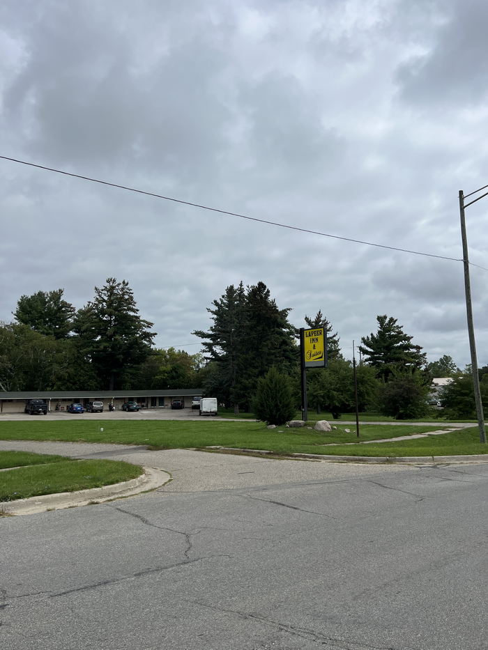 Lapeer Inn (Town & Country, Seaton's Motel)